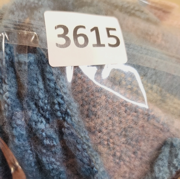 OLD NAVY large Plaid Frindge Multicolor Cozy Scarf NWT - Picture 10 of 10